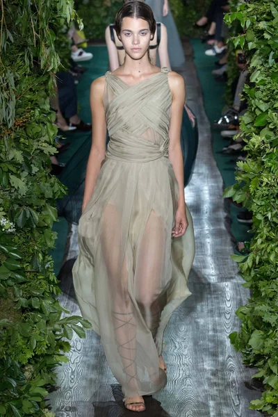 Look 54